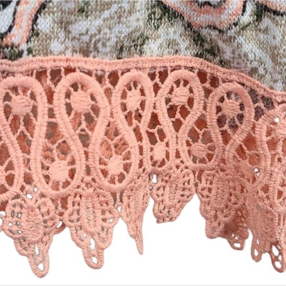 No Comment Coral Medallion Juniors Crochet Lace Trim Top Size Small Soft Knit - Picture 5 of 7